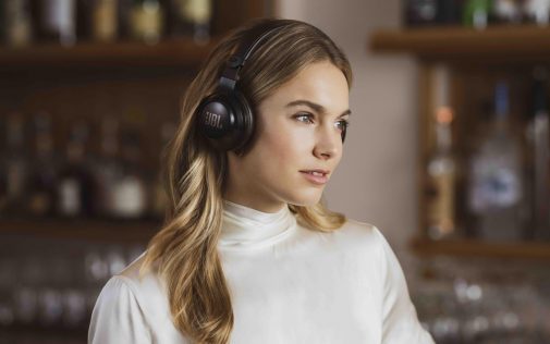 Do you know how to people wear headphones properly?